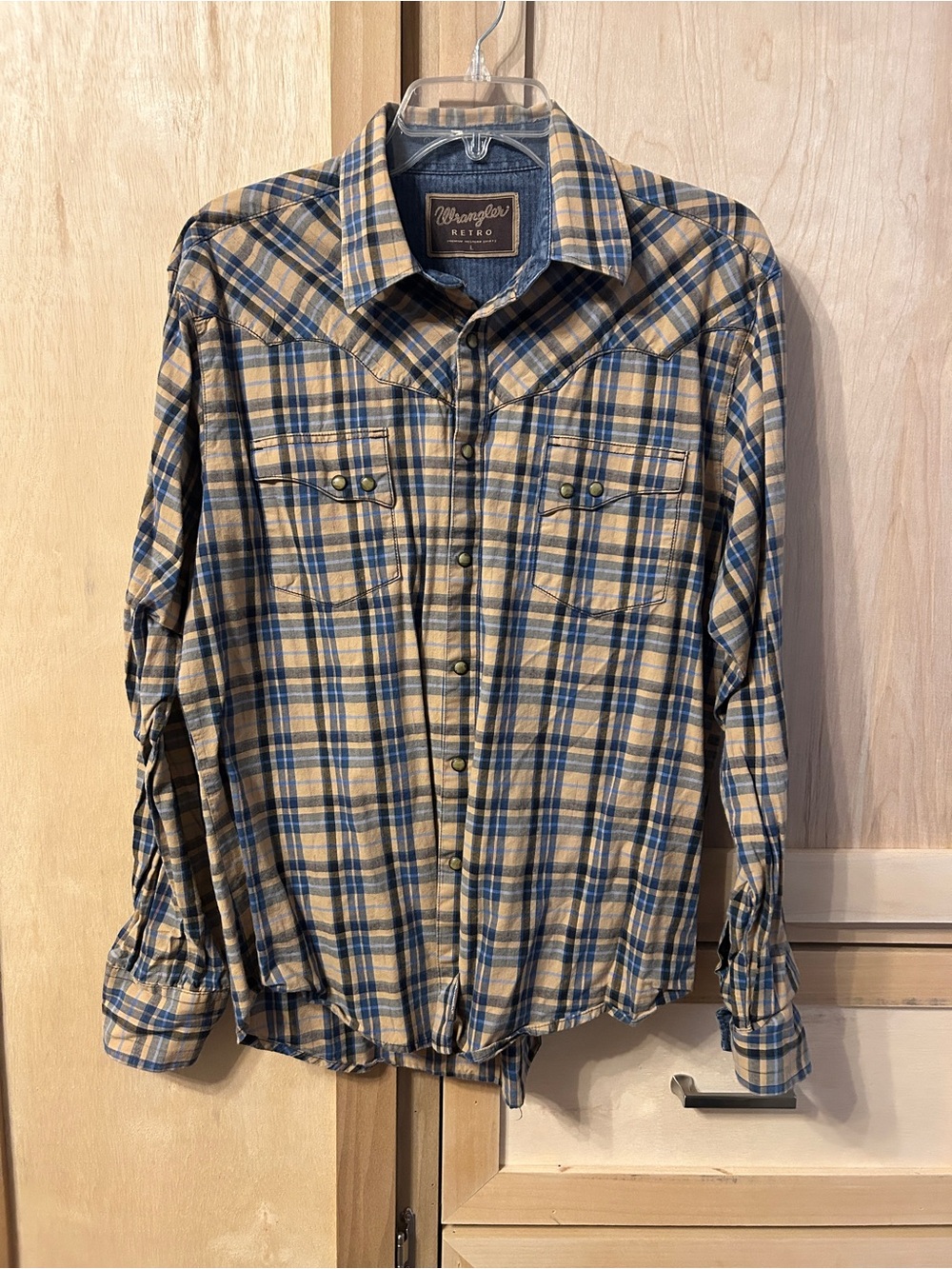 Wrangler Retro Plaid Button-Down Shirt in Blue and Tan